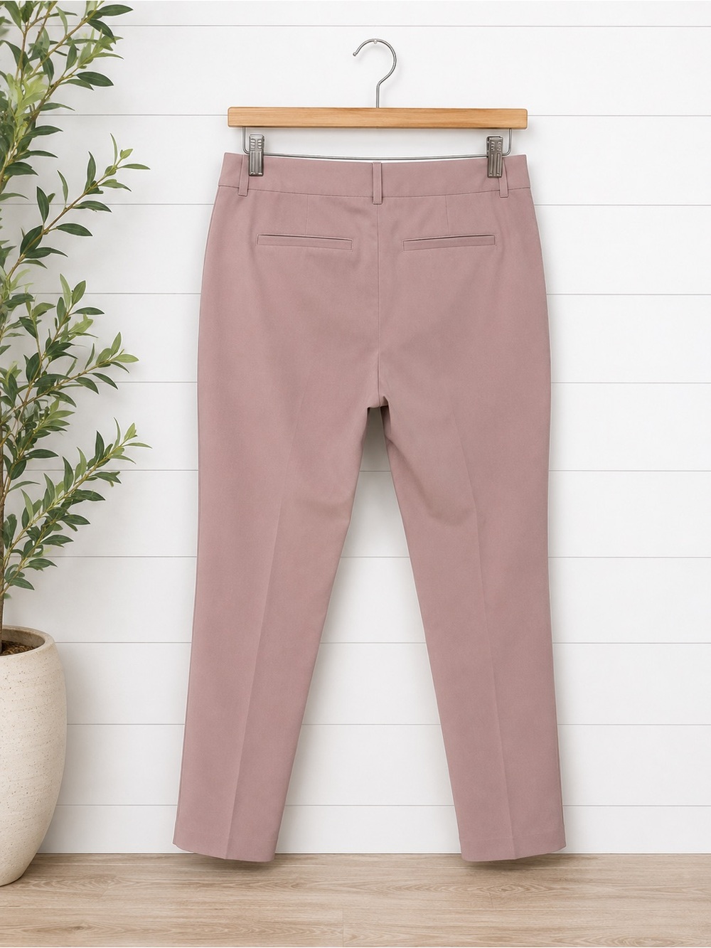 White House Black Market Blush Pink Slim Cropped Pants Size 4
